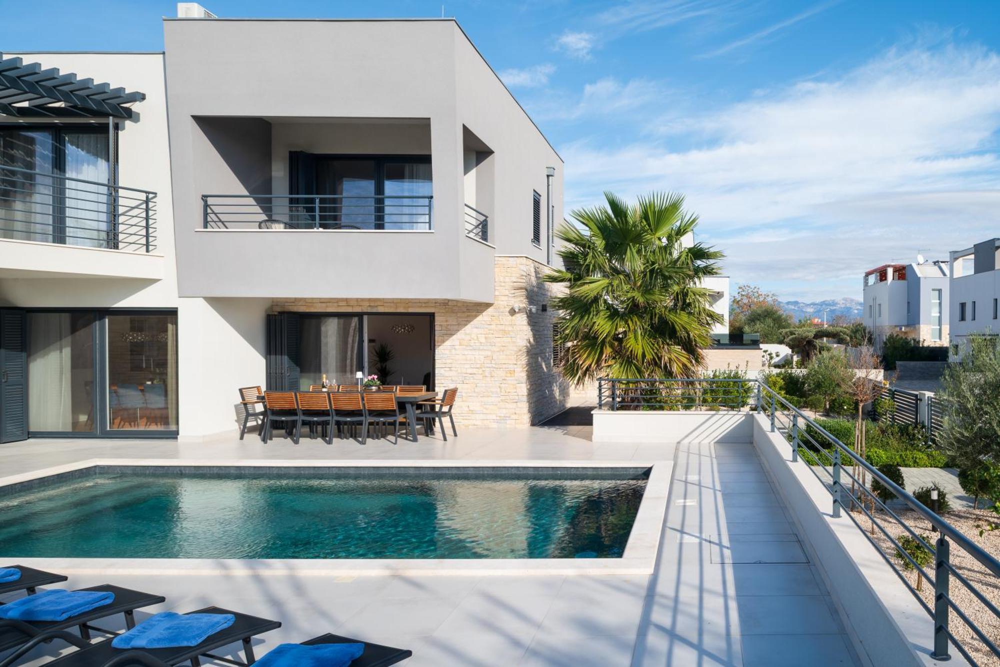 Villa Roca With Heated Pool And Sauna ปริฟลากา ภายนอก รูปภาพ