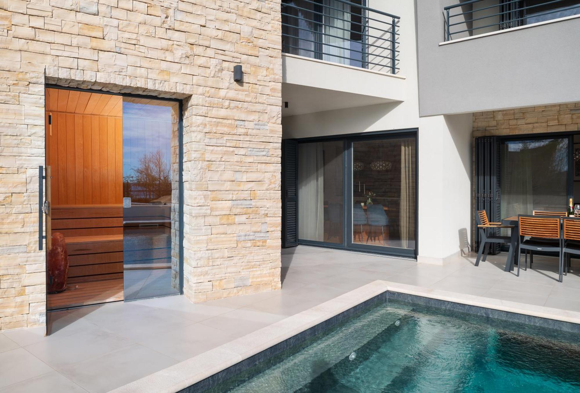 Villa Roca With Heated Pool And Sauna ปริฟลากา ภายนอก รูปภาพ