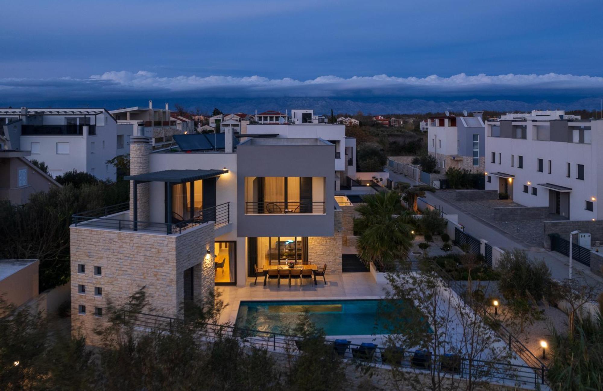 Villa Roca With Heated Pool And Sauna ปริฟลากา ภายนอก รูปภาพ